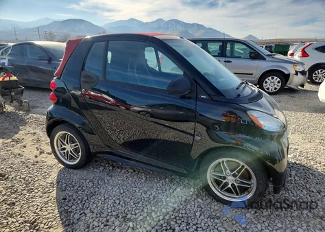 2013 Smart Fortwo Passion из США, поврежденный, VIN WMEEK3BA2DK588681